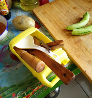 洗洁精瓶子旧物改造 变身厨房收纳盒全教程