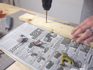 变废为宝手工制作之用玩具制作有趣的玄关挂钩