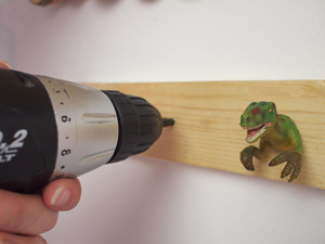 变废为宝手工制作之用玩具制作有趣的玄关挂钩