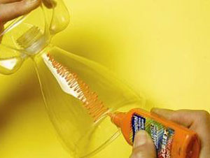 diy旧物改造塑料瓶 塑料瓶变身塑料茶杯