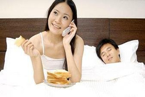 �ʺ�Ů��˯��ǰ�Ե�ʳ��