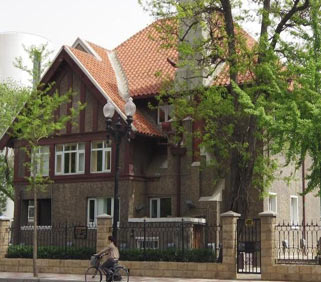 �������С��¥