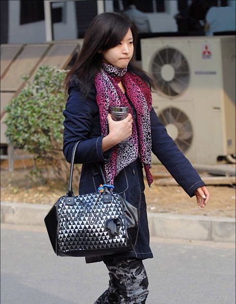 中国最真实养眼高校街拍 美女是这样穿的