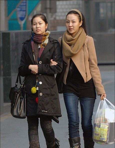 中国最真实养眼高校街拍 美女是这样穿的