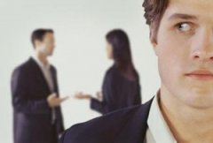 �˸��ϰ�һ������Щ���� ����ж��˸��ϰ�