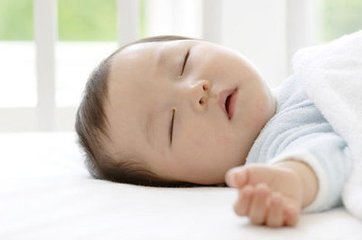 新生儿黑白颠倒怎么办
