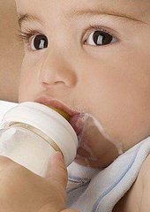 婴幼儿喂养优点 人工喂养的优点