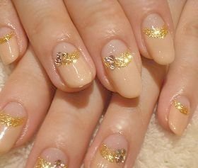 点击图片进入下一页 2015奢华名媛范儿时尚美甲 奢华名媛范儿美甲推荐