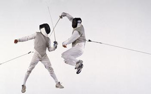 击剑运动的训练要点 击剑训练注意什么