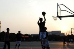 ���򳡵ر�׼�ߴ��Ƕ���