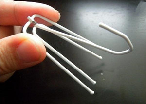 小学生简单手工制作之用窗帘的挂钩制作手机架