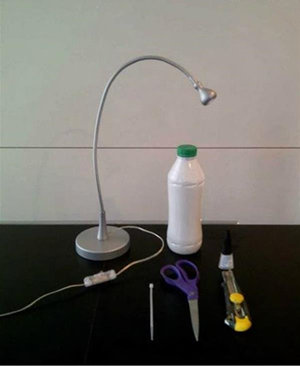 旧物改造diy之酸奶瓶改造漂亮花朵台灯灯罩