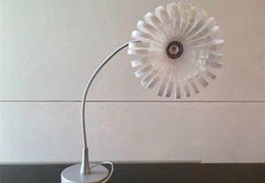 旧物改造diy之酸奶瓶改造漂亮花朵台灯灯罩