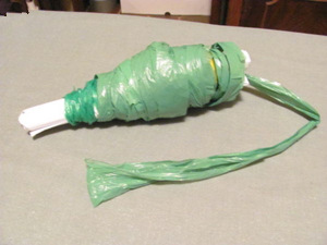 变废为宝手工之废塑料袋编织置物小篮子