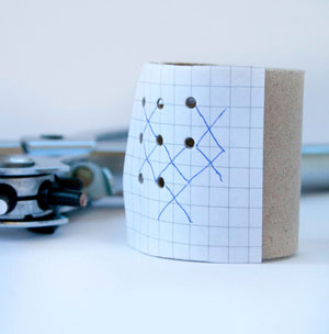 简单的旧物改造创意小笔筒教程