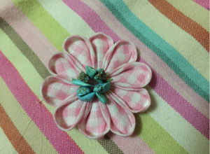 布艺手工制作改良花朵 如何制作布料花朵