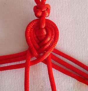 红绳手链编织方法 最简单的红绳手链教程