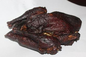 聊城美食之魏氏熏鸡的做法