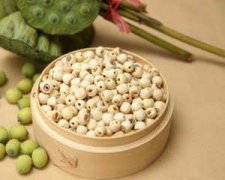 �ܹ������ƽ��ȫ֮�и��ε�����