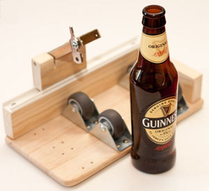 变废为宝手工小制作 啤酒瓶改造特色灯罩做法