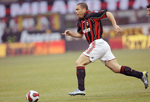 如何进行足球带球突破 足球突破的技巧要领