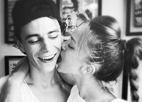 �μ����˸����˽��