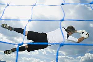 守门员在足球比赛中的作用