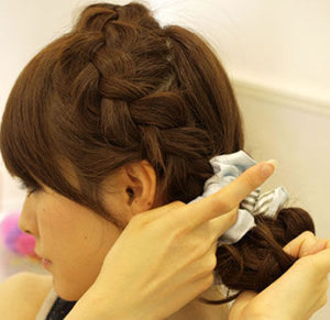 韩式麻花辫盘发发型 怎么弄麻花辫盘发