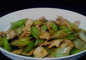 芹菜炒肉的做法