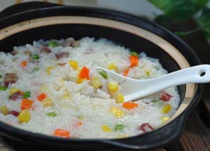 杂蔬香肠菜饭的做法