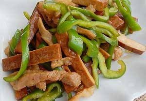 青椒香干炒肉丝的做法