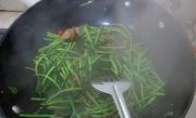 藜蒿炒腊肉的做法 藜蒿炒腊肉如何做好吃