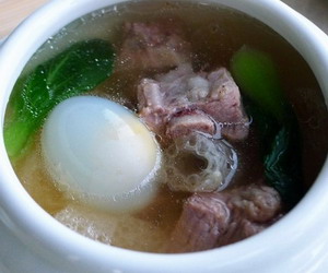 竹荪鸽蛋汤