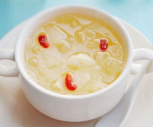 银耳百合雪梨羹