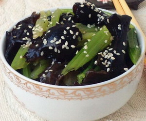 黑木耳拌芹菜
