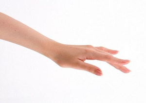 手抽筋的原因 日常预防手抽筋的小方法