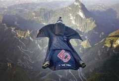 ����������������˶�������װ���У��¸���