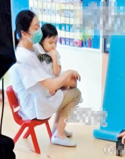 ���»�Ů������ͳ�׶�԰ �����ѧУ