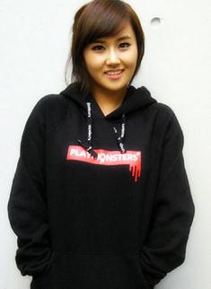 ����Ů�������������з�װ��������