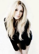 ��δ���Ӣ�׷��Ůװ