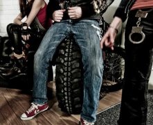 ��ɫţ�п���ôϴ����ɫ