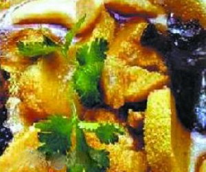 猴头菇木耳煮鸡