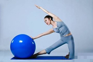 ���٤����