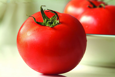 如何挑选西红柿 买番茄要注意挑颜色