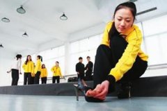 �������ƣ�� ����˥�ϵġ���ֺ�١��İ�Ħ��