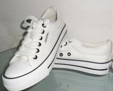 ��ɫ����Ь��ôϴ������ ��ɫ����Ь��ϴ����