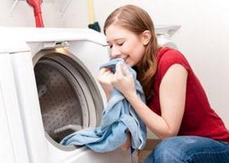 如何防止衣服掉色 衣服掉色处理方法