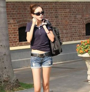 牛仔短裤搭配技巧 好身材秀出来