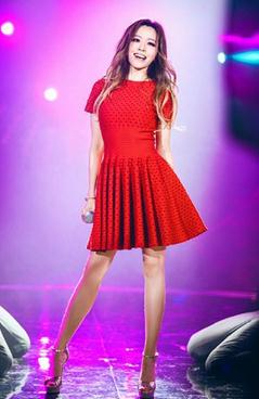 2015张靓颖舞台造型