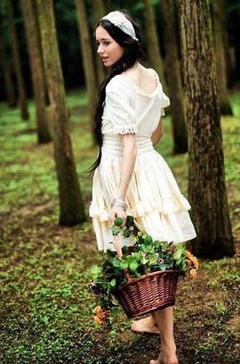 ��ɫ����ȹ��ʲôЬ�ȽϺÿ�